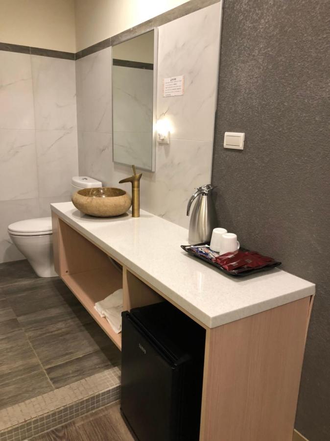 Yy Elleys Home Jiaoxi Exteriör bild